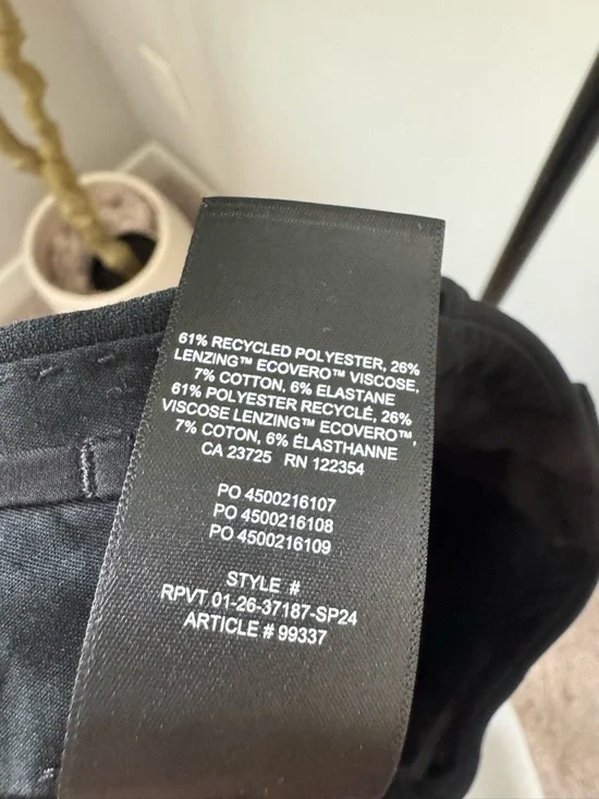 Aritzia Babaton Pleated Mid Thigh Short Size 6 - Picture 6 of 8